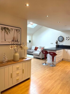 Apartment | Interior - Grand Stylish 3 bed Apartment in Liverpool (Liverpool)