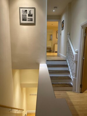 Apartment | Interior - Grand Stylish 3 bed Apartment in Liverpool (Liverpool)