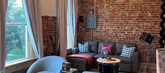 Hidden Station. 2 bedroom pet friendly apartment in the heart of Horse Cave Ky.