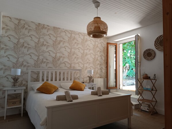 2 bedrooms, iron/ironing board, bed sheets - Petite Maison Berrichonne (Aigurande)