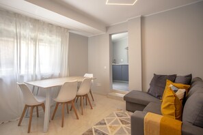 Villa | Dining - Charming Ruby House Alvor (Portimão)