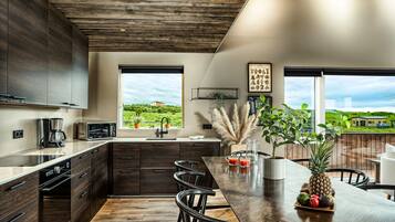 Geladeira, fogão, cooktop, lava-louças