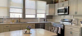 Secluded Riverfront Cabin with Skylights, Oak Trees & Dreamy Porch