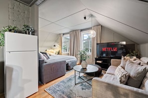 2 slaapkamers, een bureau, een strijkplank/strijkijzer, gratis wifi