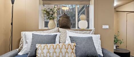 2 bedrooms, desk, iron/ironing board, free WiFi