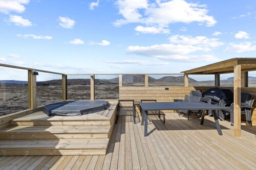 Hot-Tub/Sauna - Lake View - 2024 Built Cabin