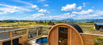 Hot-Tub/Sauna - Lake View - 2024 Built Cabin