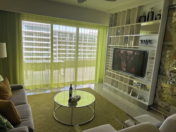 Smart TV - Charming 2-bedroom villa in lovely Cancún with AC, fitness room, WiFi (Cancún)