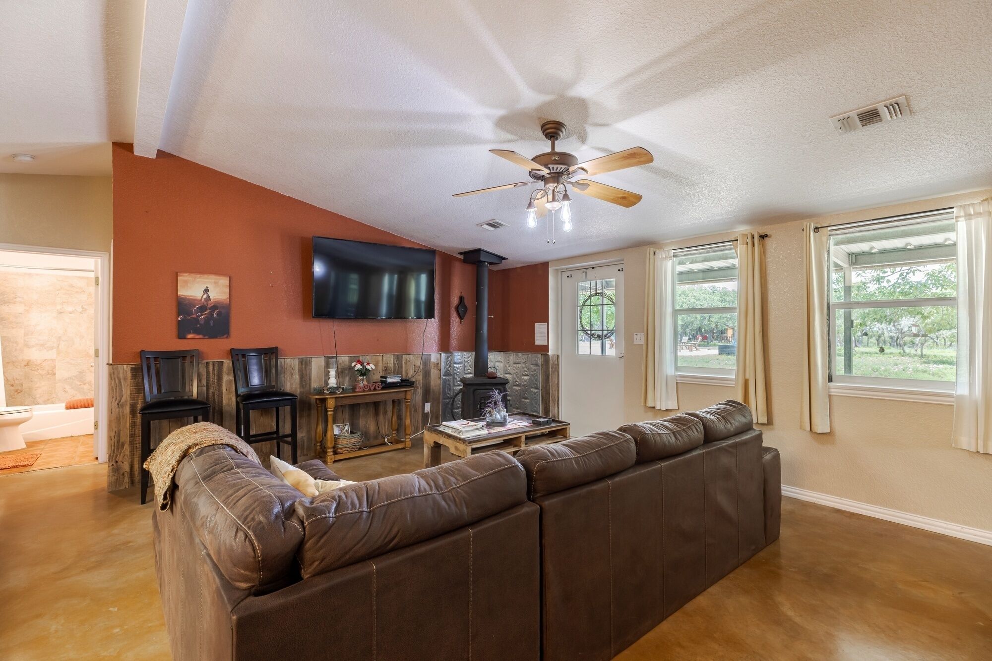 TV connectée, lecteur de DVD, vidéothèque