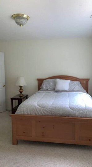 2 habitaciones, tabla de planchar con plancha, wifi y ropa de cama 