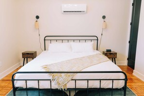 Room - 1 Bedroom Suite (Frankfort)
