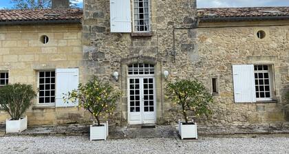Grande Maison de Famille, Domaine de Saint Emilion. Environnement Exceptionnel