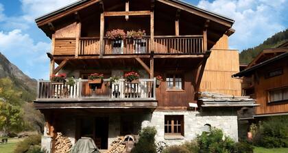 Casa-Chalet Brizolée avec vue sur le lac à Tignes