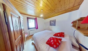 3 slaapkamers, een strijkplank/strijkijzer, wifi