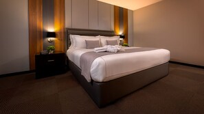 Habitación Deluxe con 1 cama doble o 2 individuales | Sábanas de algodón egipcio, ropa de cama de alta calidad, caja fuerte