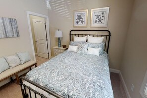 3 bedrooms, desk, iron/ironing board, travel cot