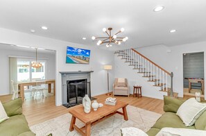 Smart TV, fireplace - Coastal Farmhouse walk to beach! (Myrtle Beach)