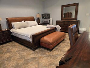 4 bedrooms, desk, iron/ironing board, WiFi - Discover Your Dream Waterfront Getaway in Port Isabel, Texas! (Port Isabel)
