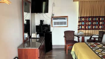 Desk, laptop workspace, iron/ironing board, free WiFi