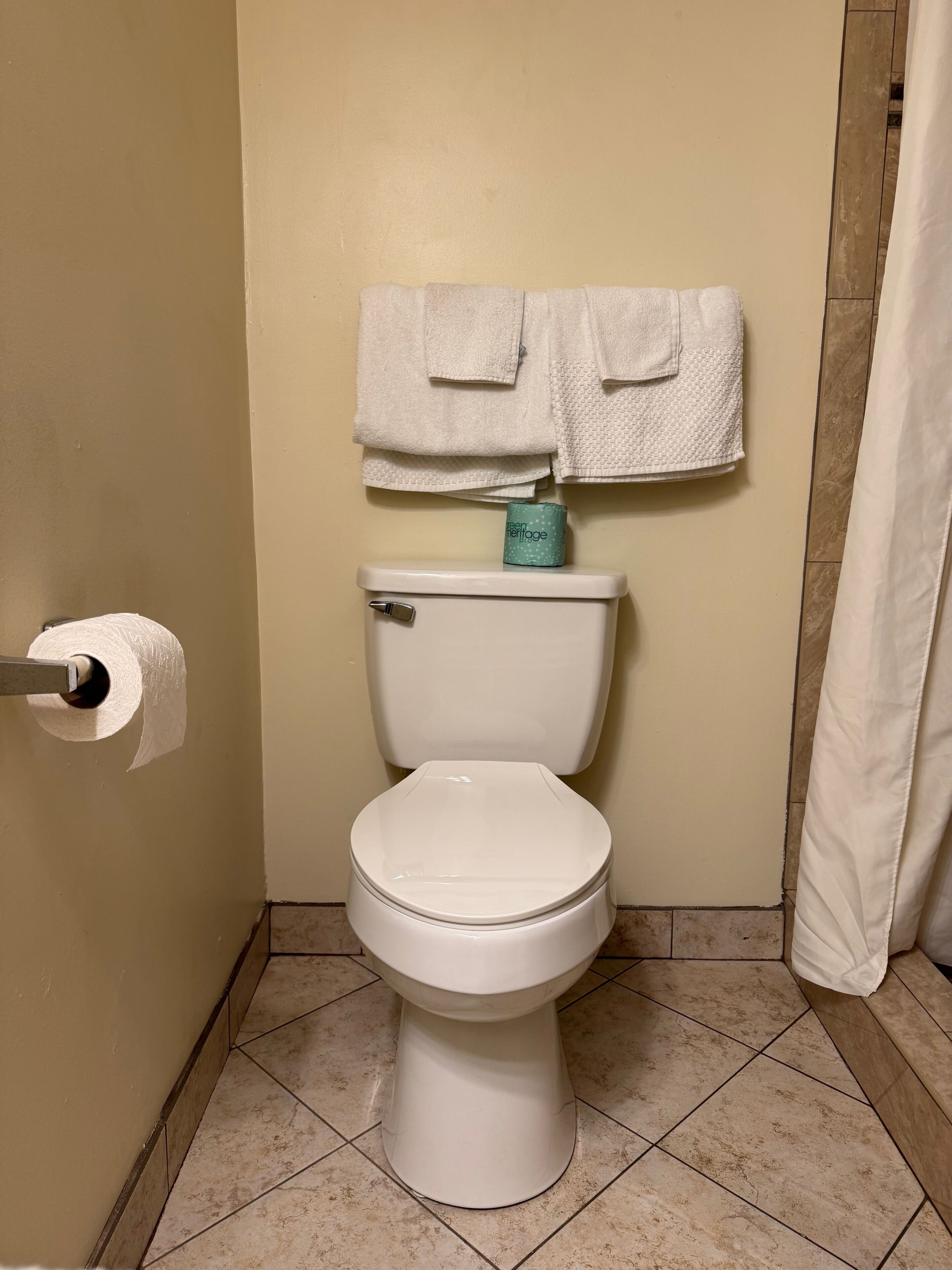 Studio Suite, 2 Double Beds | Bathroom | Shower, hair dryer, towels, soap