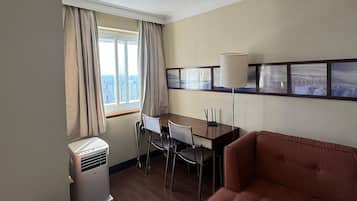 舒适公寓 | 起居区 | 电视