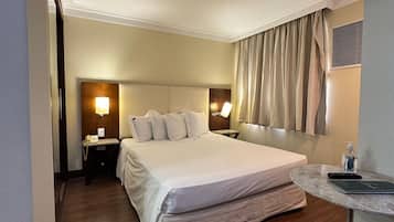 1 habitación, tabla de planchar con plancha, wifi gratis y ropa de cama