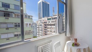 Interior - Side Ocean View: Cozy Studio (Rio de Janeiro)