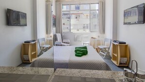 Iron/ironing board, Internet, bed sheets - Side Ocean View: Cozy Studio (Rio de Janeiro)