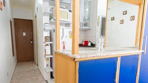 Interior - Side Ocean View: Cozy Studio (Rio de Janeiro)