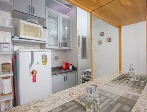 Fridge, microwave, oven, coffee/tea maker