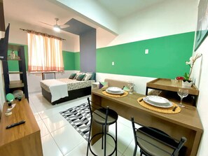 1 bedroom, bed sheets - Praia de Botafogo Studio (Rio de Janeiro)