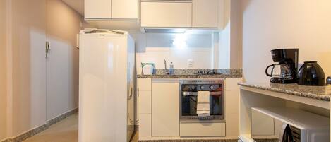 Fridge, microwave, oven, coffee/tea maker