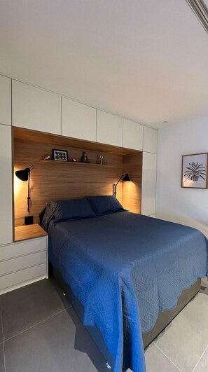 1 bedroom, iron/ironing board, internet, bed sheets - Modern Studio with Ocean View (Rio de Janeiro)