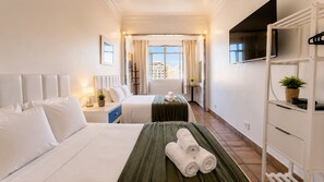 Iron/ironing board, internet, bed sheets - Amazing sea view in Copacabana (Rio de Janeiro)