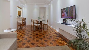Interior - Apartment in Copacabana 5 minutes from the beach (Rio de Janeiro)