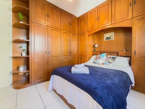 1 bedroom, iron/ironing board, internet, bed sheets