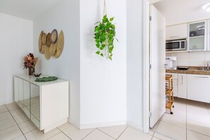 Fridge, microwave, oven, coffee/tea maker
