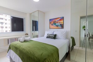 2 bedrooms, iron/ironing board, internet, bed sheets