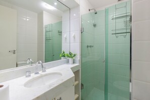 Bathroom - Comfortable 2BR Apt 5 Min to the Beach (Rio Janeiro)