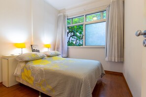 2 Schlafzimmer, Bügeleisen/Bügelbrett, Internetzugang, Bettwäsche