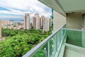 Property grounds - Comfortable 2BDR Apartment with Balcony and Sea View (Rio de Janeiro)