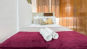 1 bedroom, iron/ironing board, Internet, bed sheets - Perfect Location: 1BR, 3min to the Shore (Rio de Janeiro)