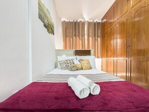 1 bedroom, iron/ironing board, Internet, bed sheets - Perfect Location: 1BR, 3min to the Shore (Rio de Janeiro)