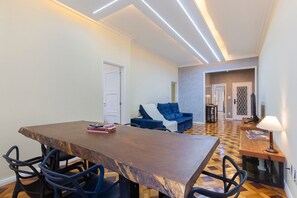 Interior - By the Beach between Copacabana and Ipanema (Rio de Janeiro)