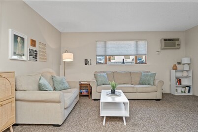 Chic Central Nook in Great Falls