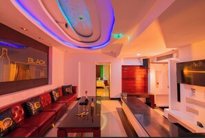 Minibar, Wi-Fi gratuit, draps fournis