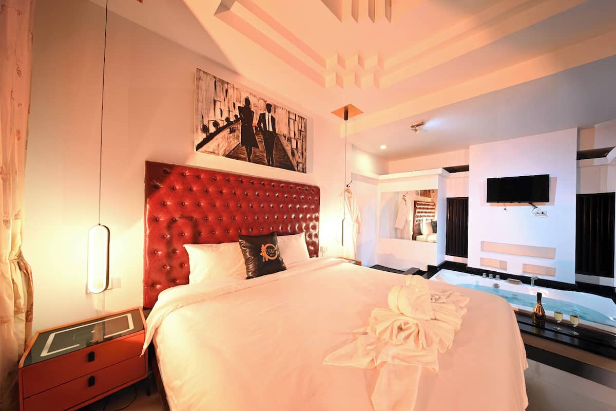 Classic Room | Minibar, free WiFi, bed sheets