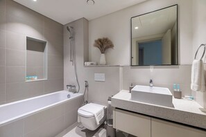 Hair dryer - Goldbest - Emaar Beachfront 2bdr (Dubai)