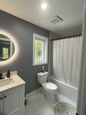 Håndklæder, Sæbe, Shampoo, Toiletpapir