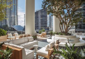 Terrace/patio - SLS Lux King Suite (Miami)